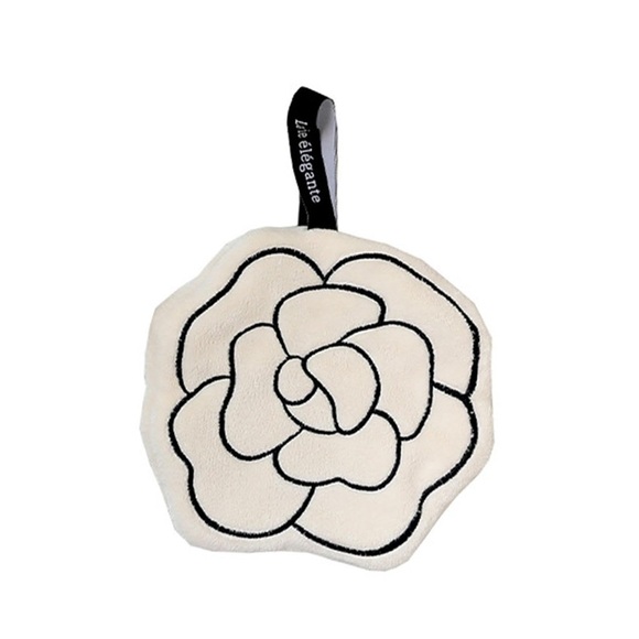 Camellia Flower Hand Towel, White and Black - Picture 3 of 4